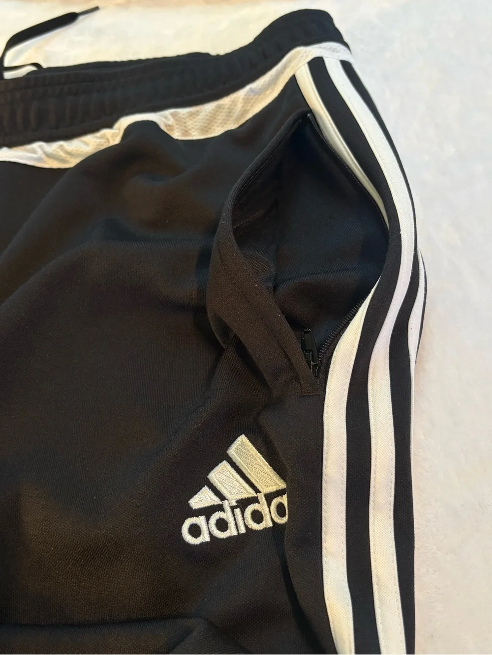 adidas Men’s Black Track Suit Jacket and Joggers with 3 White Stripes Size Large